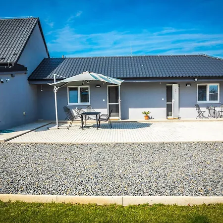 Apartmanovy Dom - Grey House *