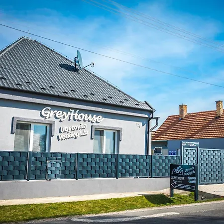 Гостевой дом Apartmanovy Dom - Grey House Topolniky