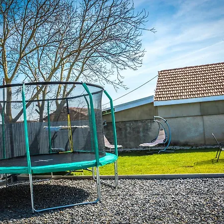 Apartmanovy Dom - Grey House Pensionat *