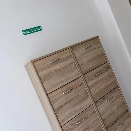 Гостевой дом Apartmanovy Dom - Grey House Topolniky